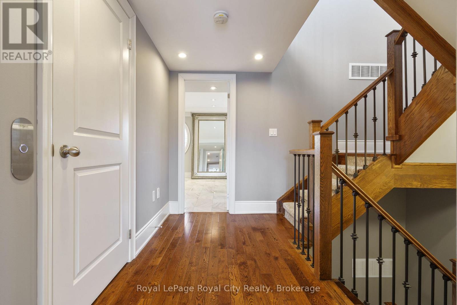 216 Rebecca Street, Oakville, Ontario  L6K 1J9 - Photo 32 - W12772256