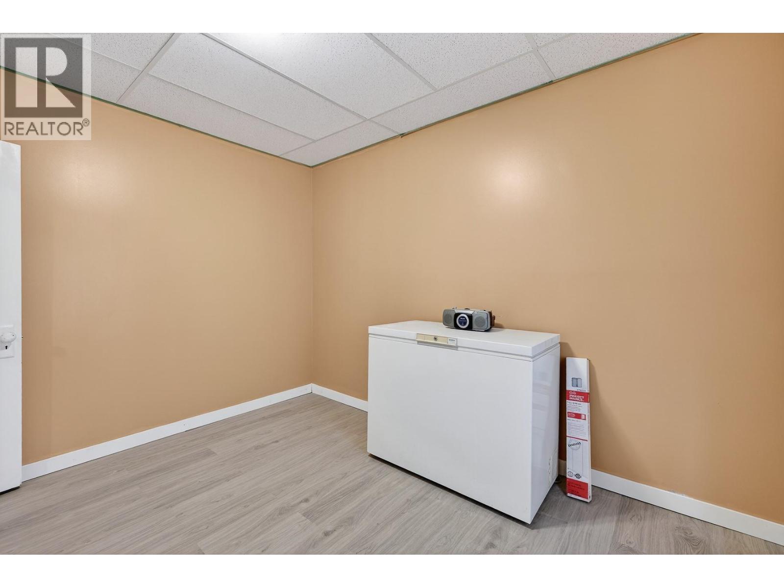 2004 33 Street, Vernon, British Columbia  V1T 5R6 - Photo 18 - 10374913