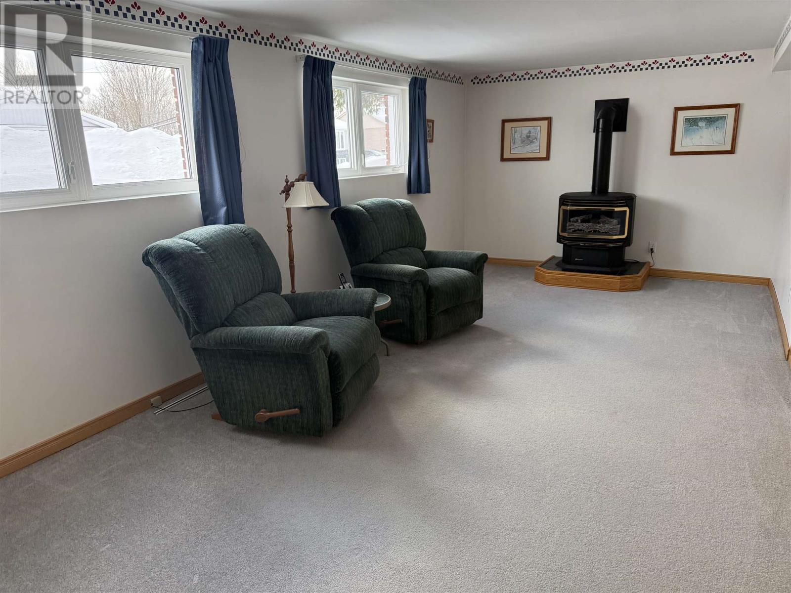 30 Axmith Ave, Elliot Lake, Ontario  P5A 1B7 - Photo 39 - SM260186