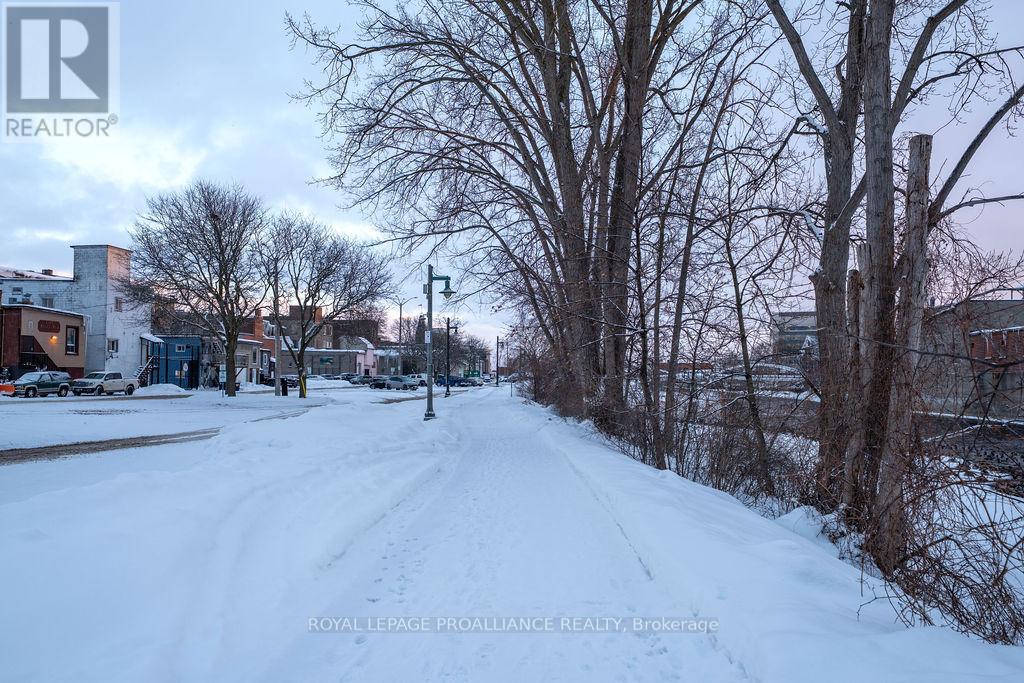 806 - 344 Front St Street, Belleville, Ontario  K8N 5M4 - Photo 5 - X12772306