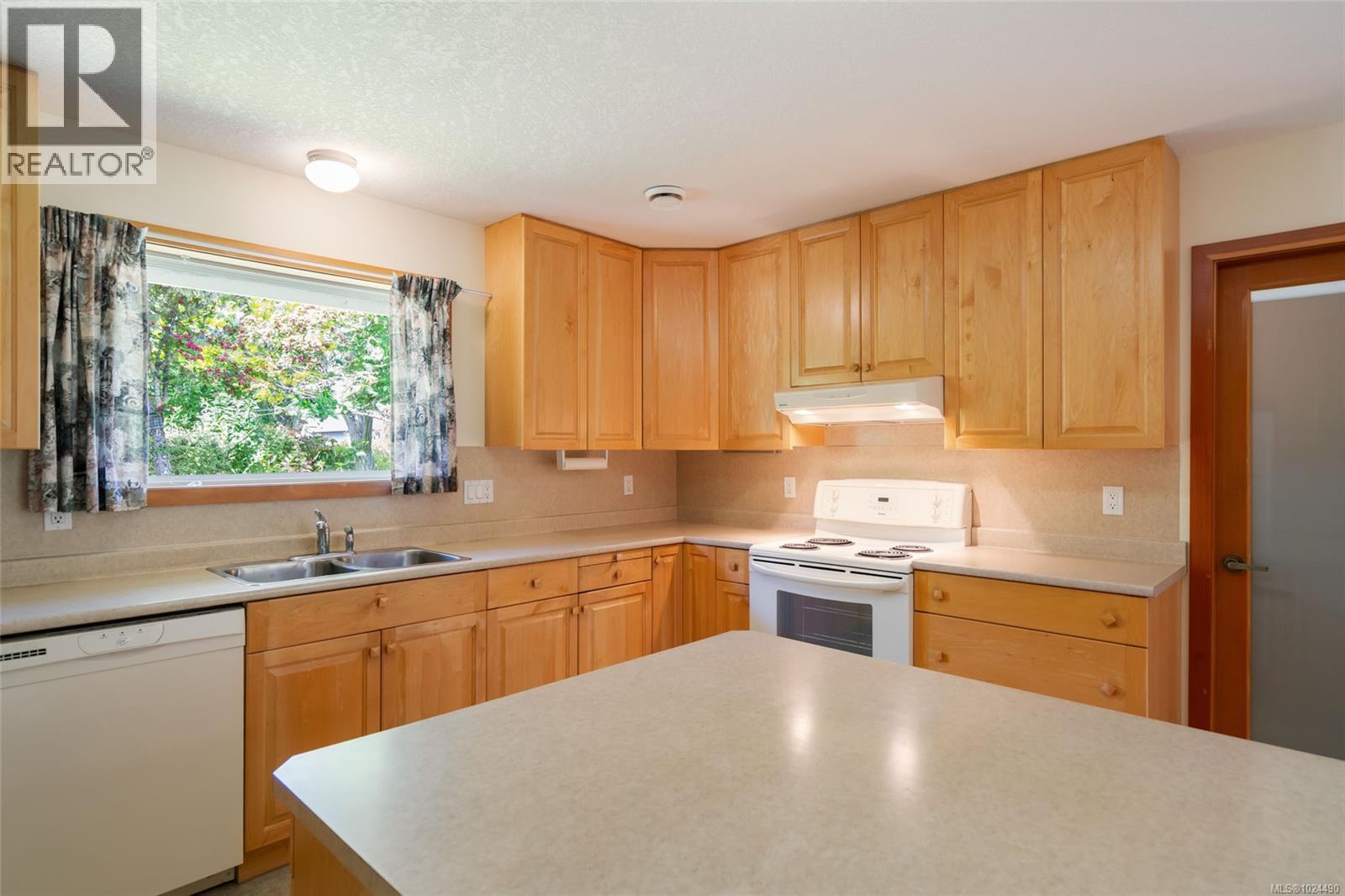 321 Mill Rd, Qualicum Beach, British Columbia  V9K 1J1 - Photo 16 - 1024490