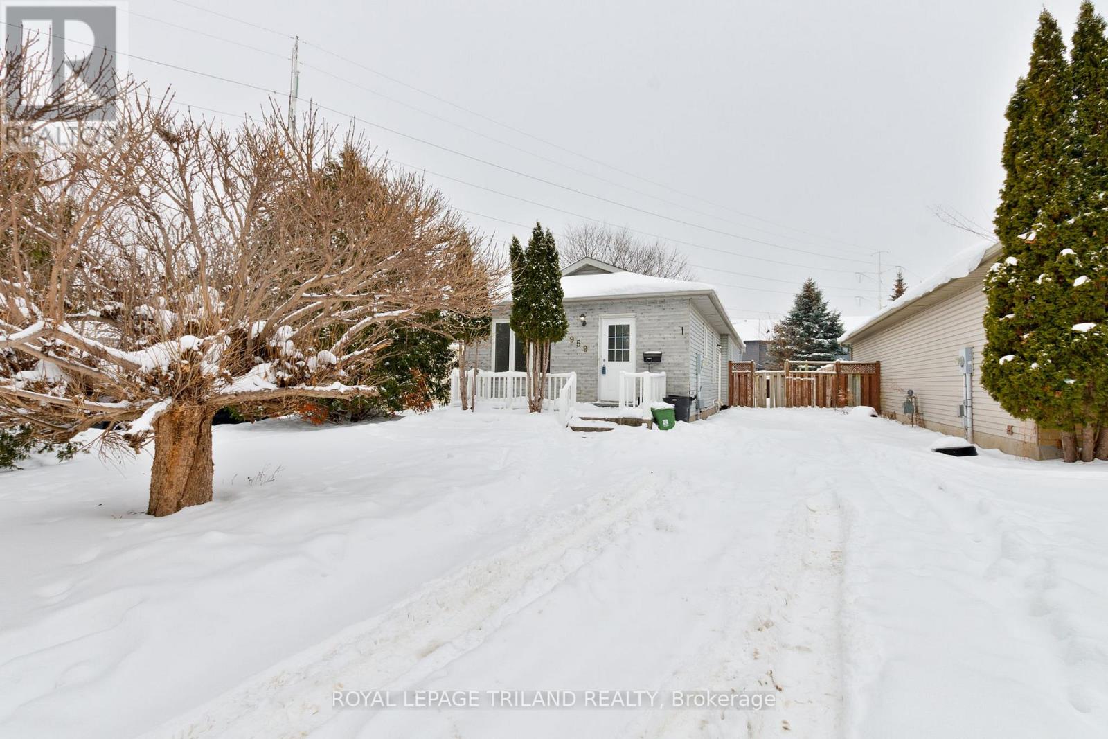 959 Prosperity Court, London East, Ontario  N5V 5C7 - Photo 3 - X12772200