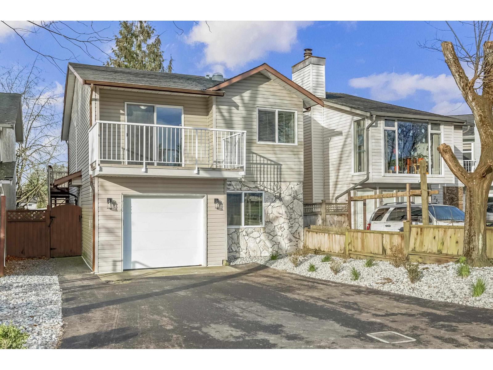 250 DAVIS CRESCENT, Langley, British Columbia
