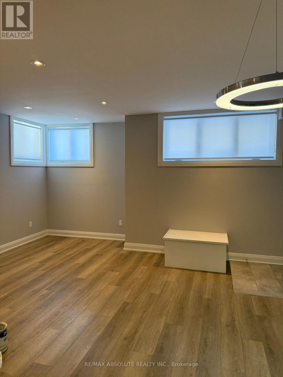 Unit 0 - 270 Byron Avenue, Ottawa, Ontario  K1Z 6Y9 - Photo 11 - X12772196