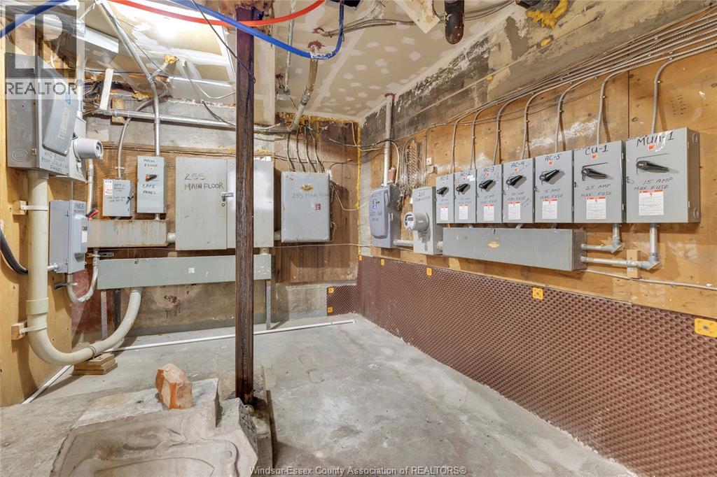 251-271 Ouellette Avenue, Windsor, Ontario  N9A 4H9 - Photo 10 - 26002857