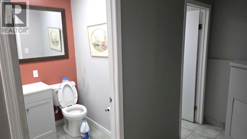 B, 5406 43 Street, Red Deer, Alberta  T4N 1C9 - Photo 9 - A2285021