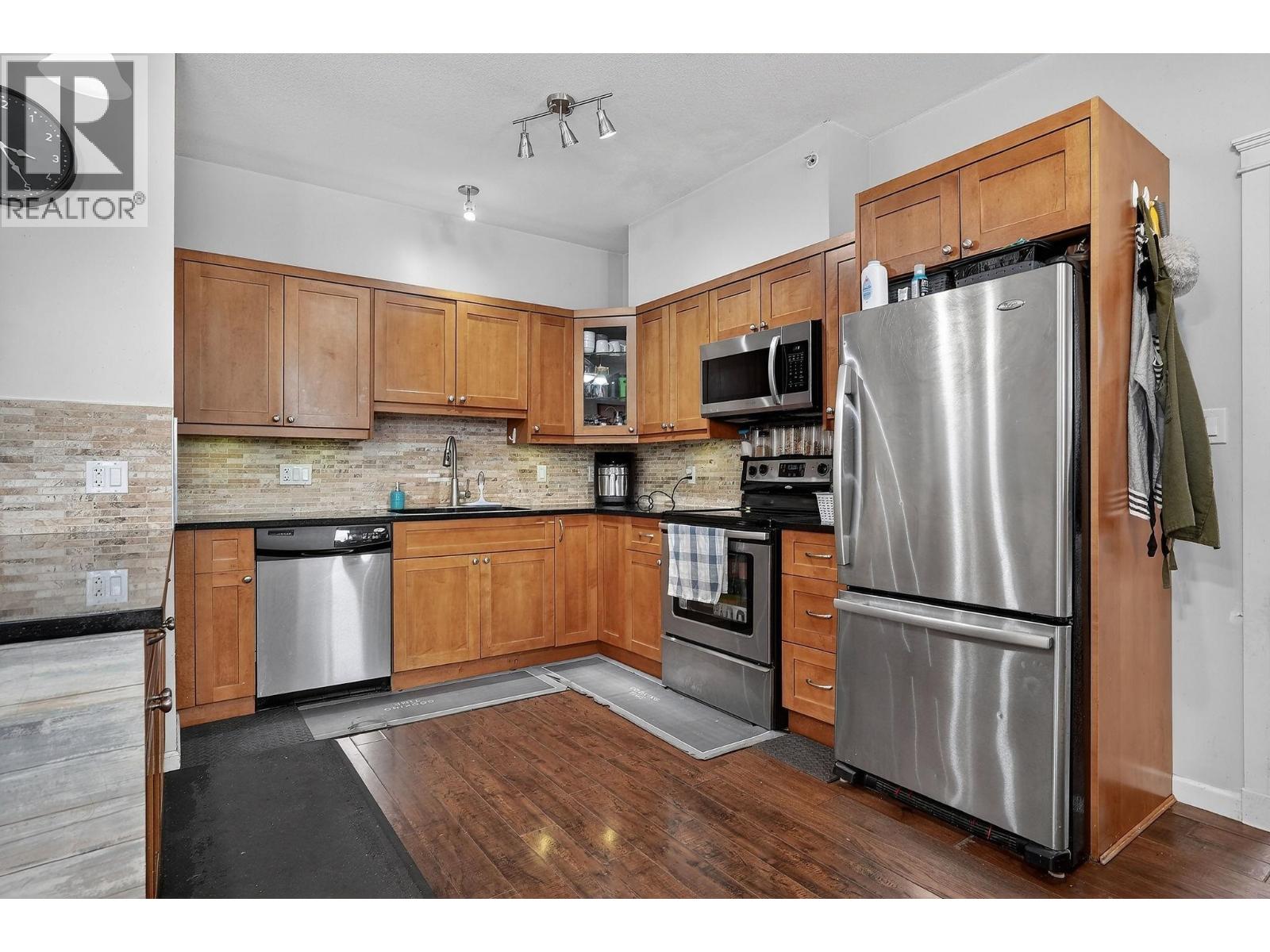 404 22858 Lougheed Highway, Maple Ridge, British Columbia  V2X 2V6 - Photo 10 - R3086879