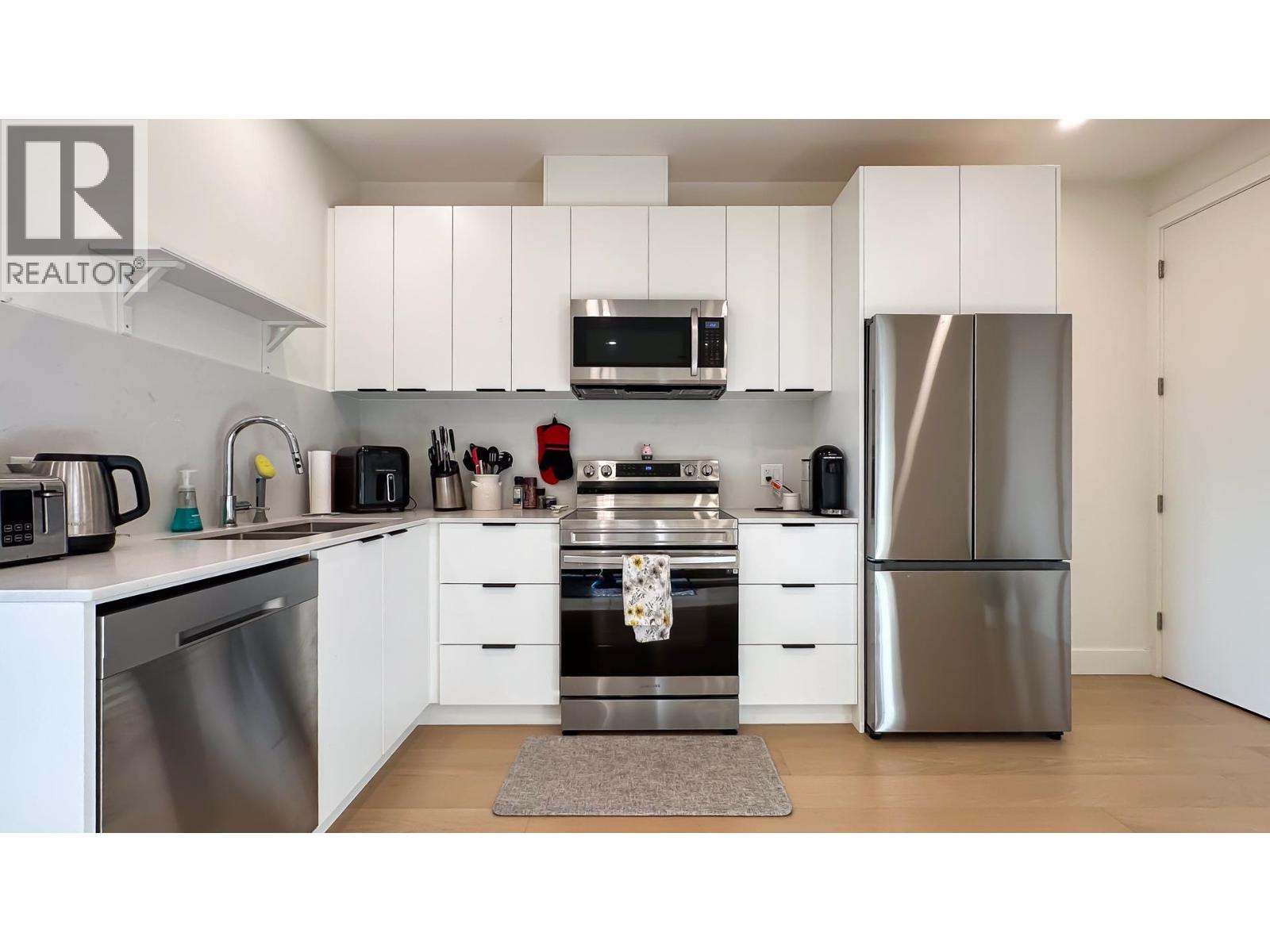 338 E 5th Street, North Vancouver, British Columbia  V7L 1L9 - Photo 10 - R3087841