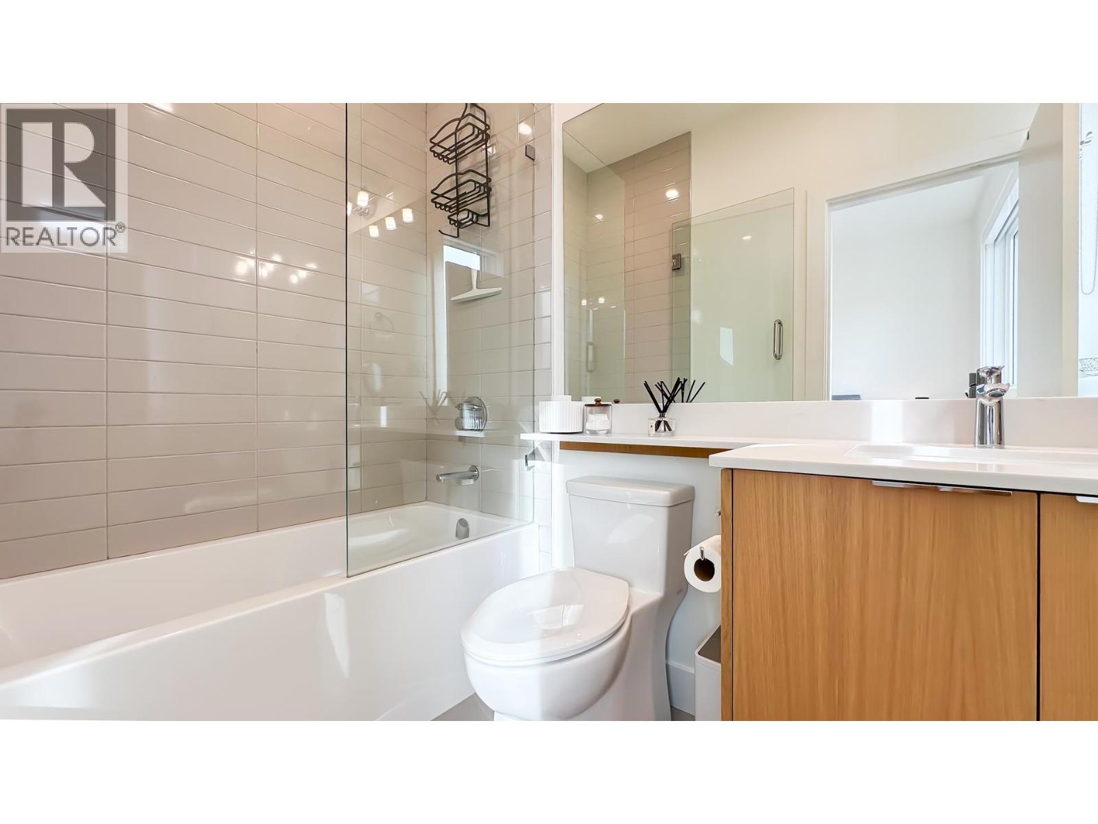 338 E 5th Street, North Vancouver, British Columbia  V7L 1L9 - Photo 22 - R3087841