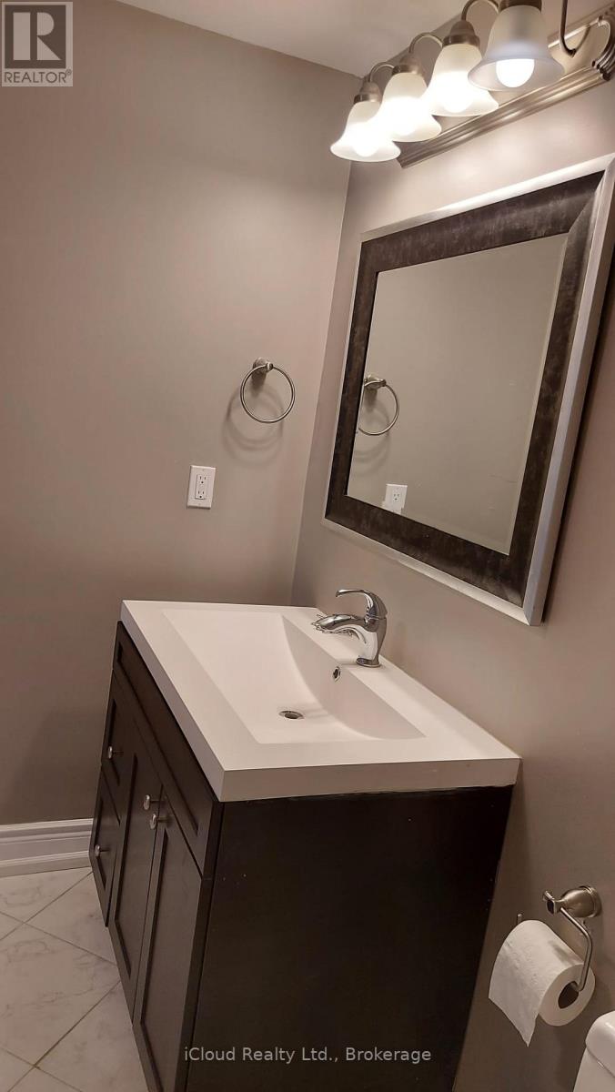 24 Histon Crescent, Brampton (Madoc), Ontario  L6V 3R1 - Photo 7 - W12727842