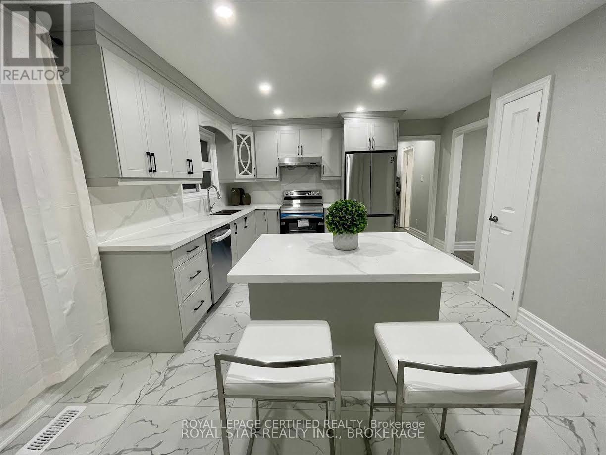 112 Jade Crescent, Brampton (Northgate), Ontario  L6S 3M8 - Photo 3 - W12768768