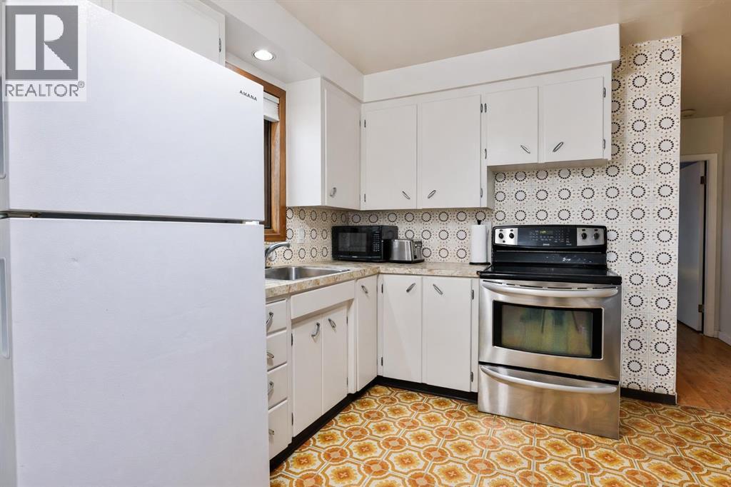 1403 12 Avenue N, Lethbridge, Alberta  T1H 1R2 - Photo 3 - A2285038