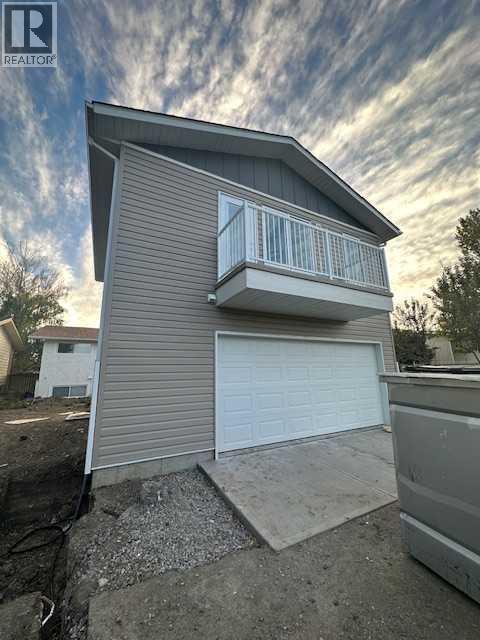 23 Trent Road W, Lethbridge, Alberta  T1K 4N1 - Photo 34 - A2251986