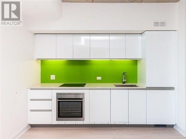 831 - 20 Minowan Miikan Lane, Toronto, Ontario  M6J 0E5 - Photo 2 - C12772292