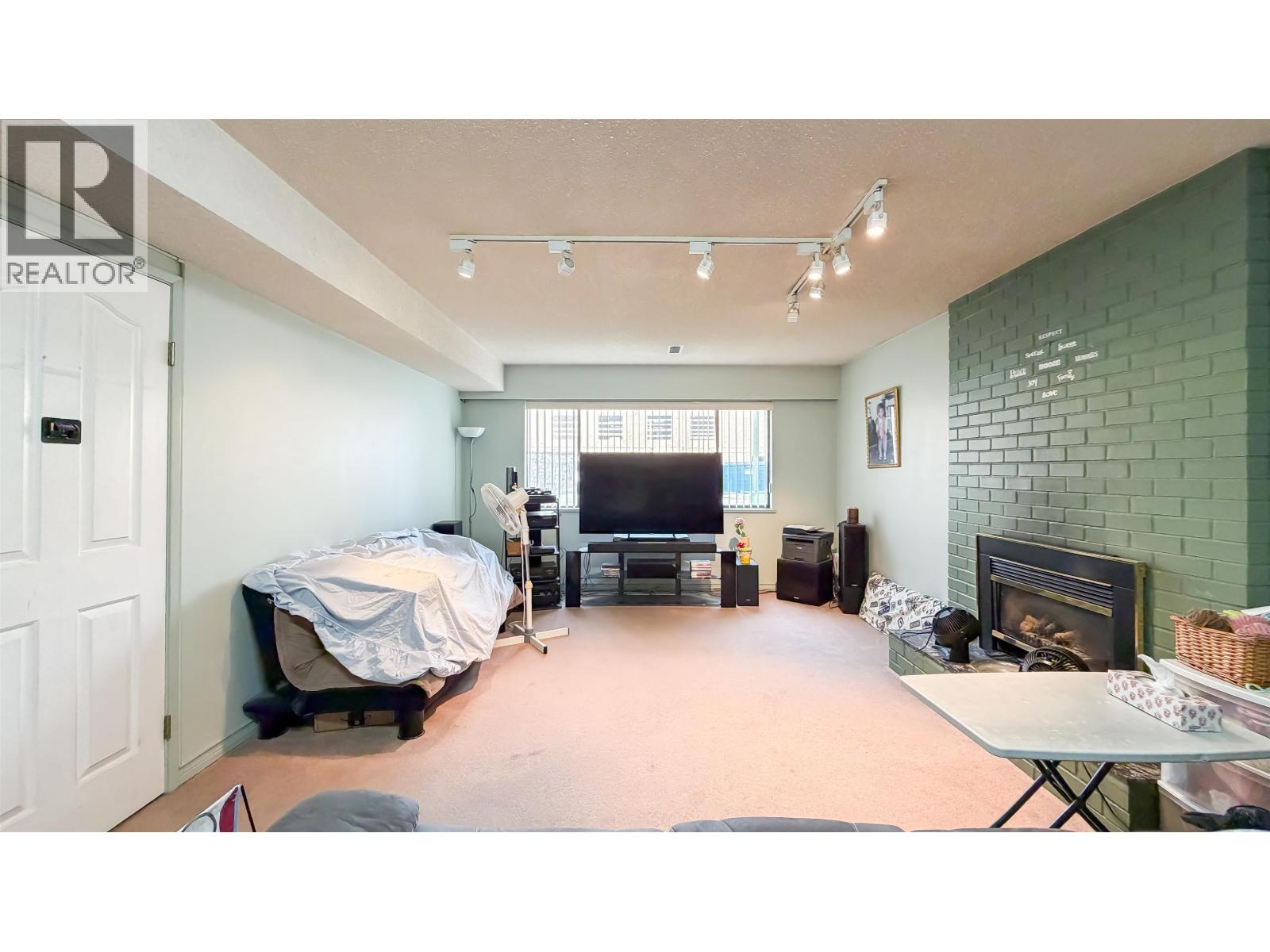 5716 48b Avenue, Delta, British Columbia  V4K 3Z1 - Photo 4 - R3087822