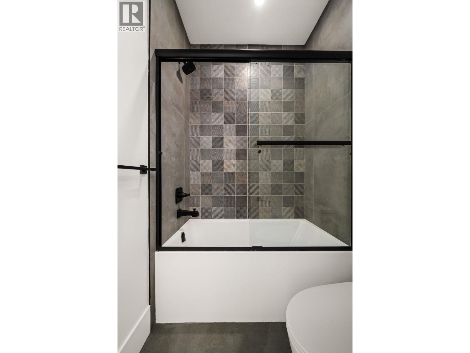 104 941 Dansey Avenue, Coquitlam, British Columbia  V3K 3G8 - Photo 17 - R3086850