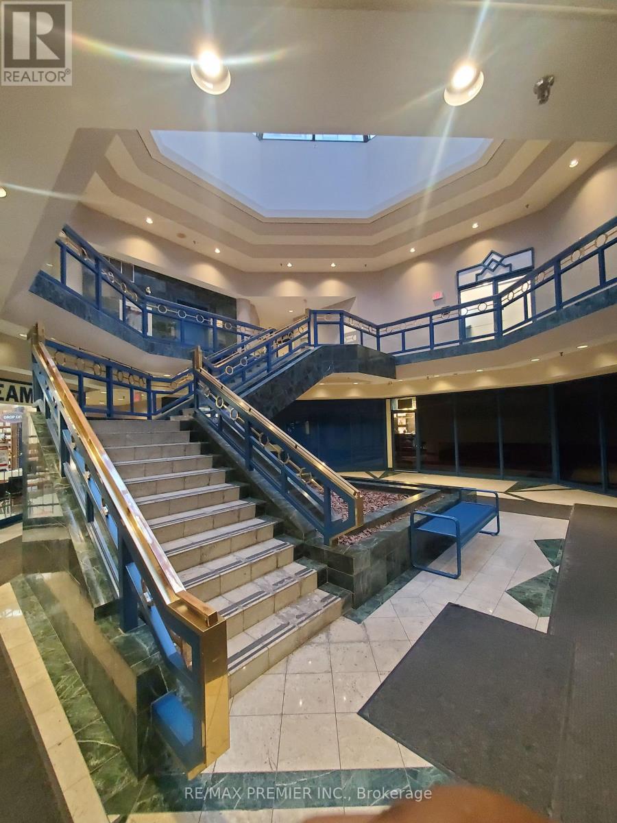 215 - 7330 Yonge Street, Vaughan, Ontario  L4J 7Y7 - Photo 4 - N12772222