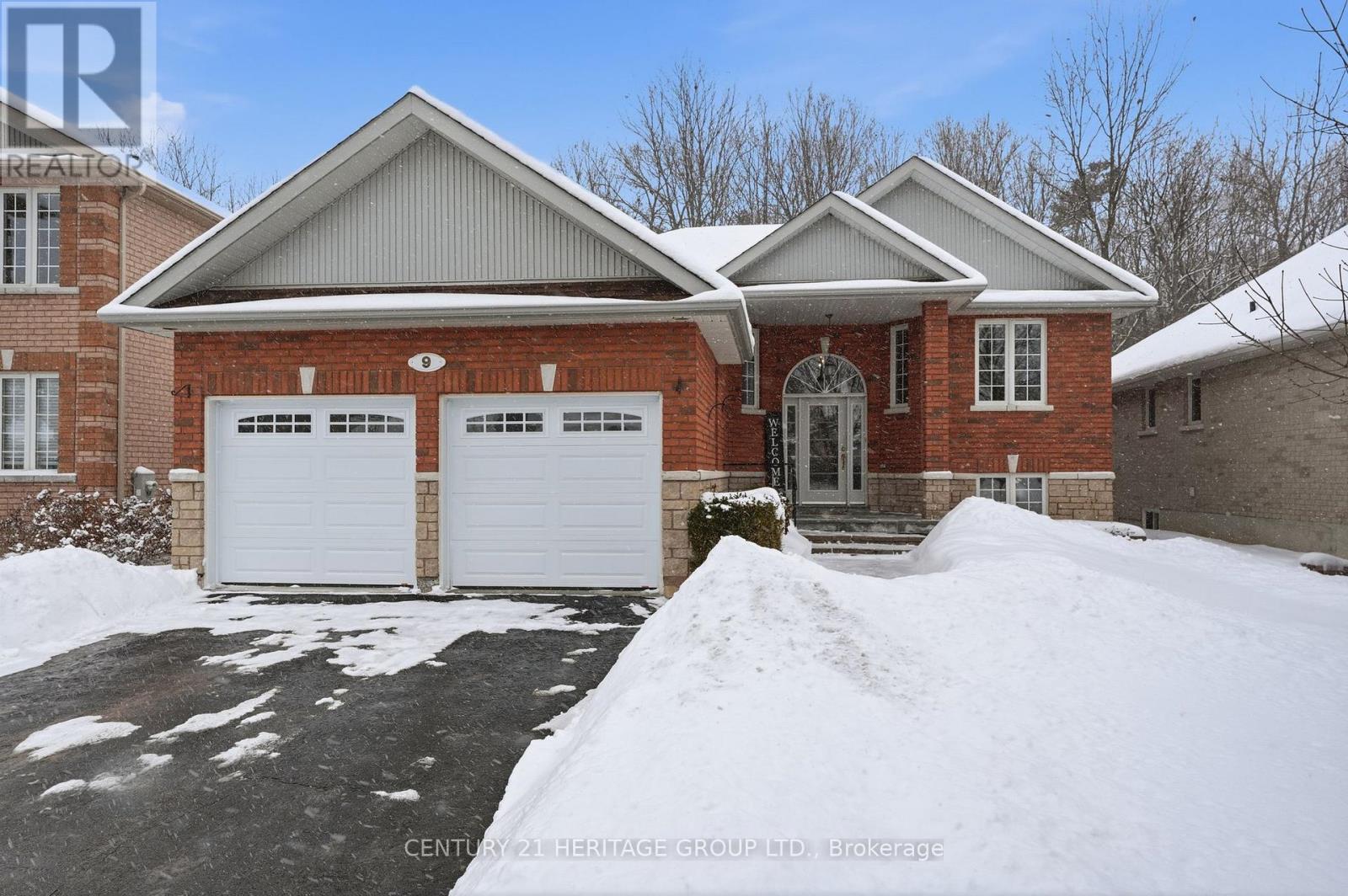 9 SUTHERLAND AVENUE, Bradford West Gwillimbury, Ontario