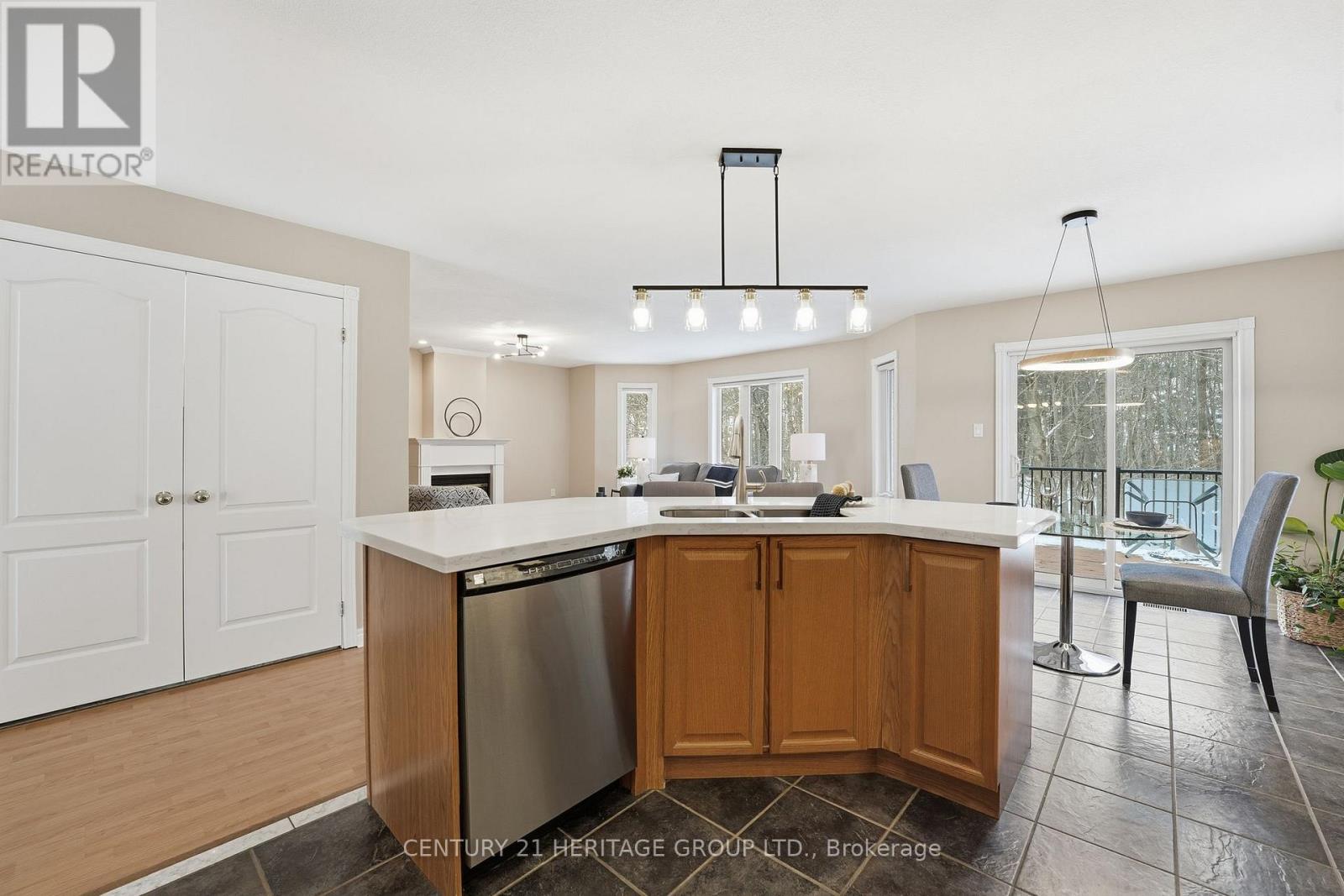 9 Sutherland Avenue, Bradford West Gwillimbury, Ontario  L3Z 3H9 - Photo 11 - N12772262