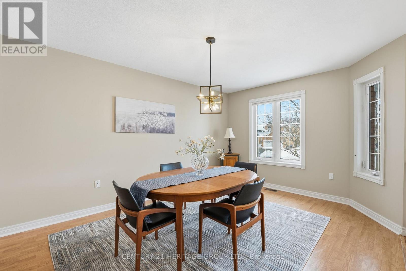 9 Sutherland Avenue, Bradford West Gwillimbury, Ontario  L3Z 3H9 - Photo 18 - N12772262