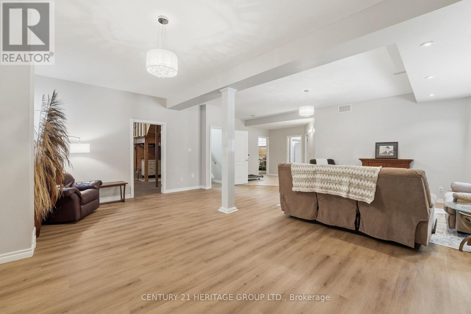 9 Sutherland Avenue, Bradford West Gwillimbury, Ontario  L3Z 3H9 - Photo 27 - N12772262