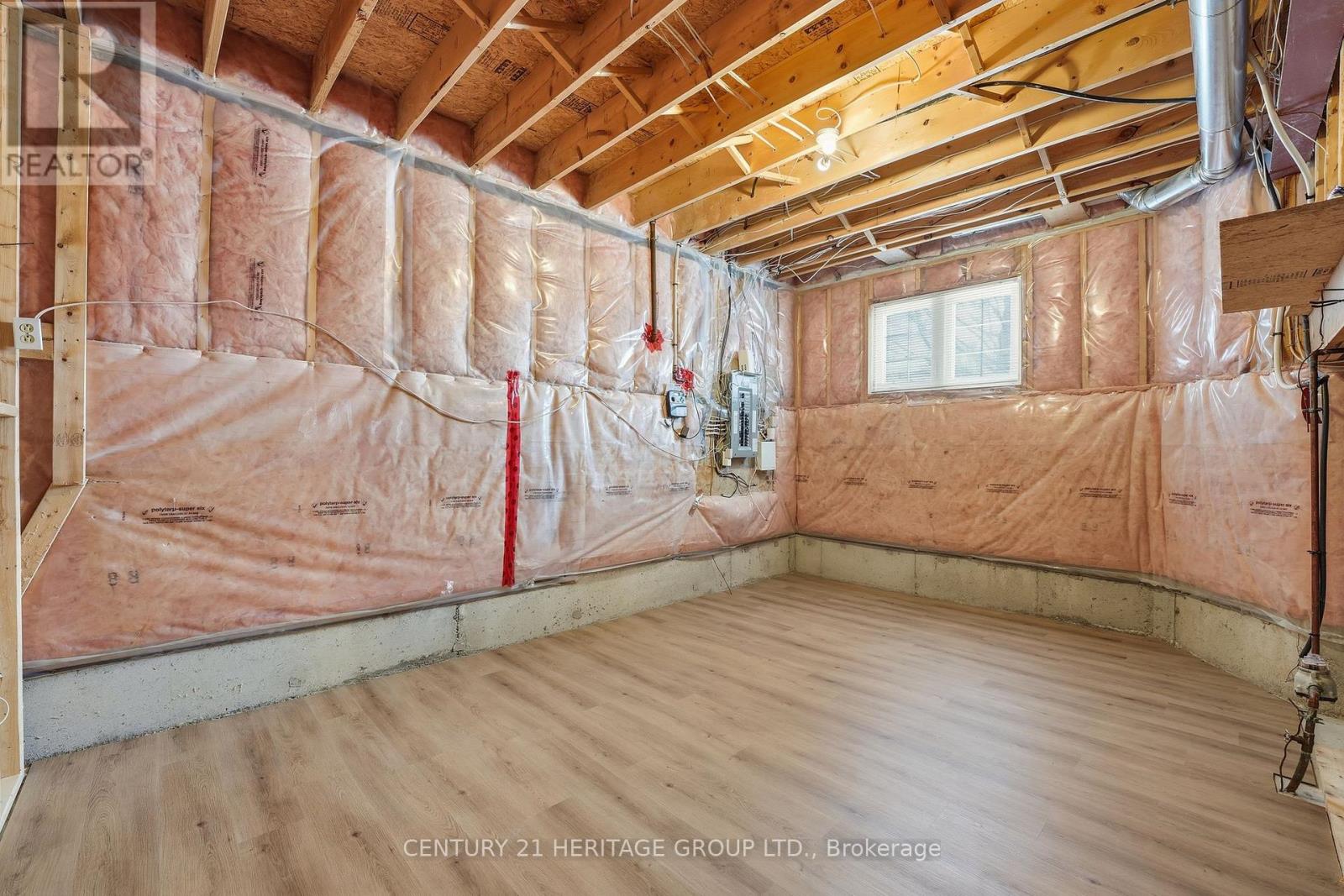 9 Sutherland Avenue, Bradford West Gwillimbury, Ontario  L3Z 3H9 - Photo 34 - N12772262