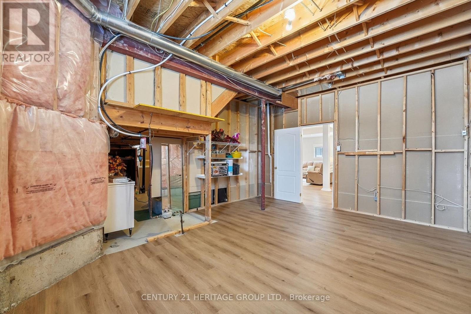 9 Sutherland Avenue, Bradford West Gwillimbury, Ontario  L3Z 3H9 - Photo 36 - N12772262