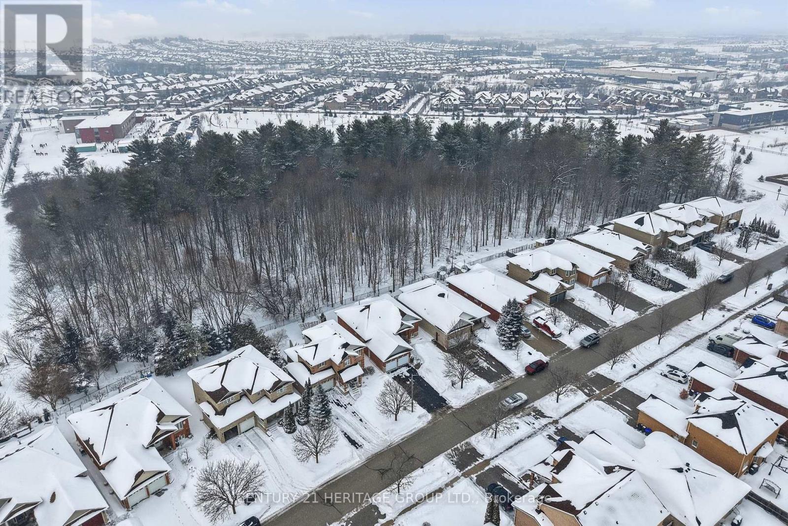 9 Sutherland Avenue, Bradford West Gwillimbury, Ontario  L3Z 3H9 - Photo 45 - N12772262