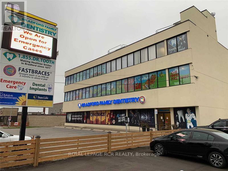 303 - 76 HOLLAND STREET N, Bradford West Gwillimbury, Ontario