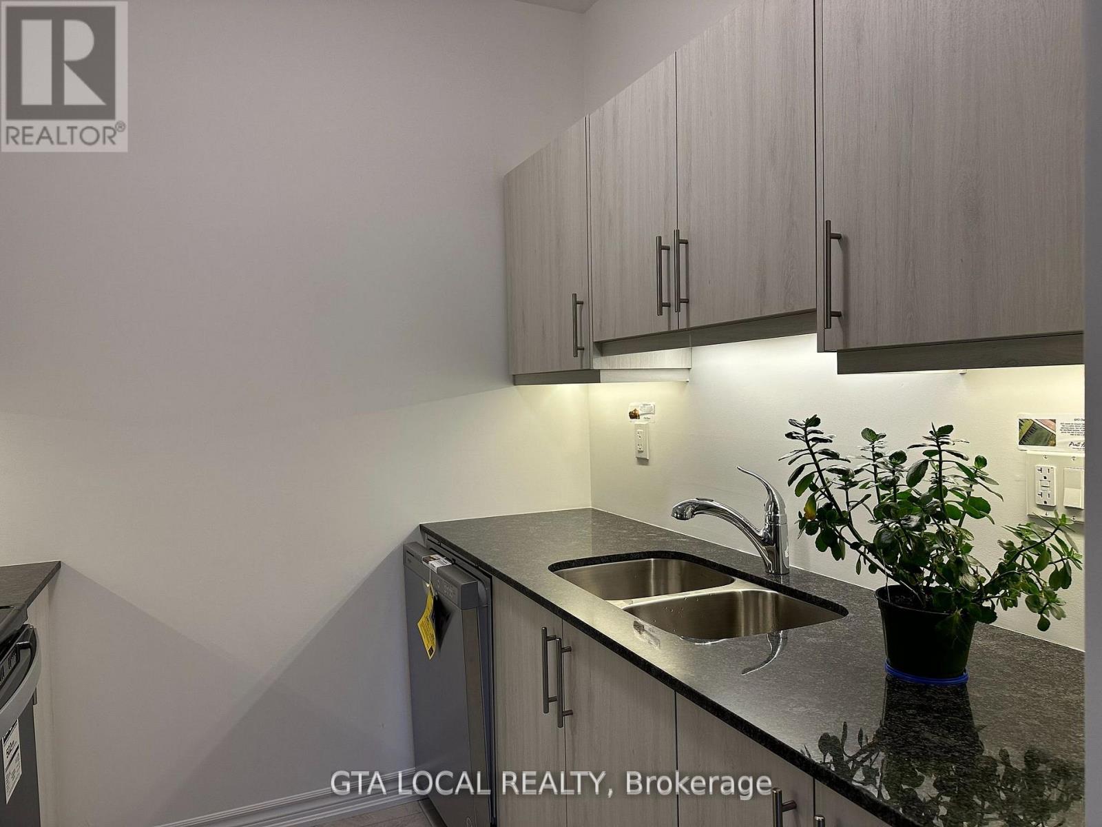 1 - 31 Pumpkin Corner Crescent, Barrie, Ontario  L9J 0T5 - Photo 4 - S12772266