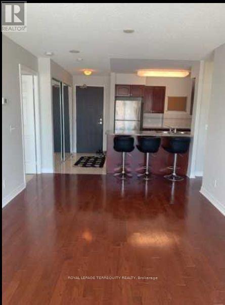 1210 - 51 Lower Simcoe Street S, Toronto, Ontario  M5J 3A2 - Photo 2 - C12756772