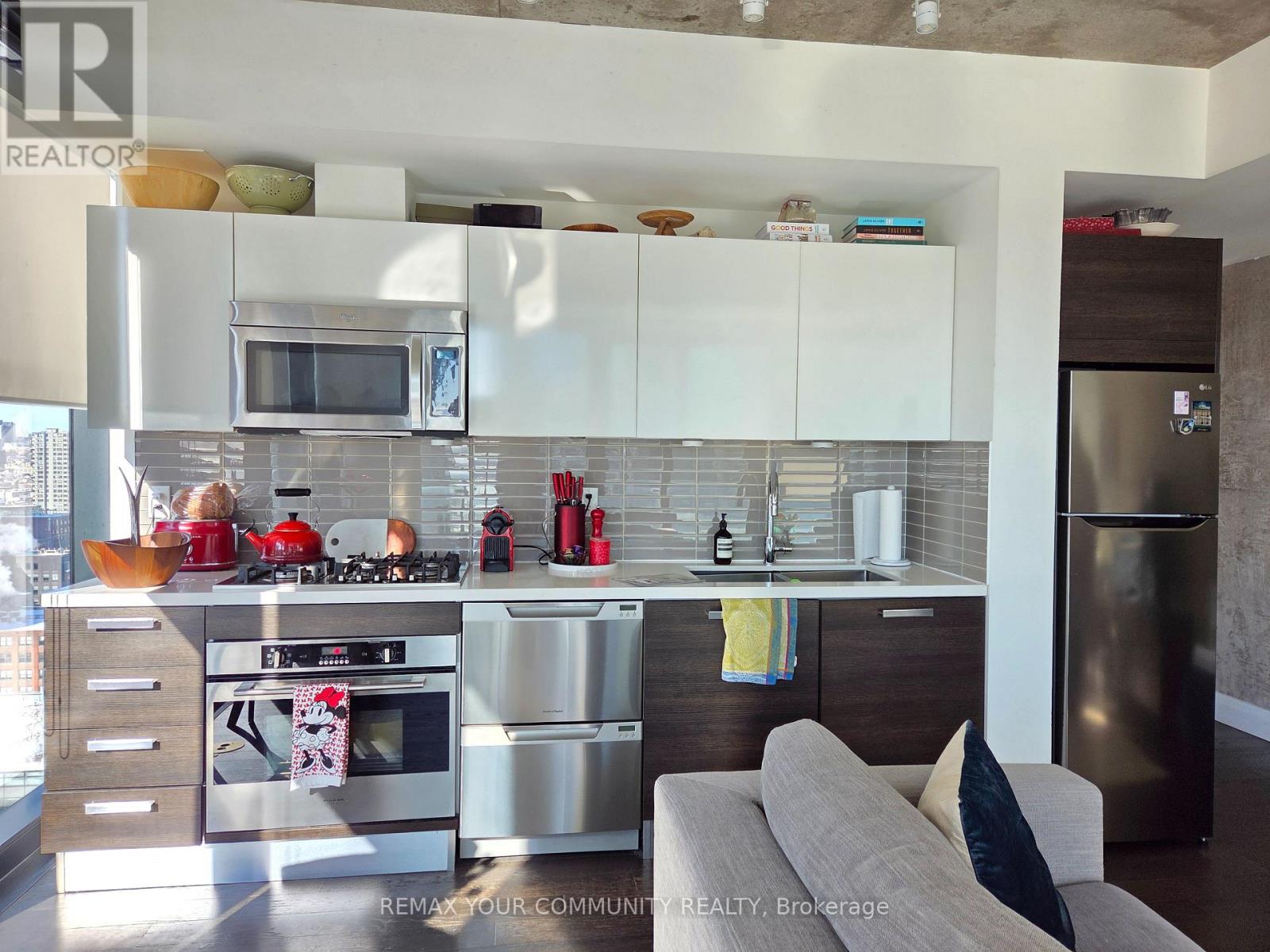 2107 - 224 King Street, Toronto, Ontario  M5V 1H8 - Photo 4 - C12761234