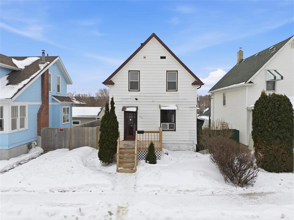 222 Martin Avenue W, Winnipeg, Manitoba  R2L 0B6 - Photo 0 - 202602338