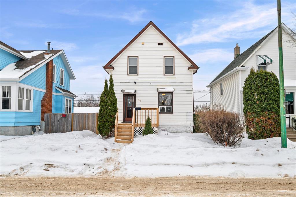 222 Martin Avenue W, Winnipeg, Manitoba  R2L 0B6 - Photo 2 - 202602338