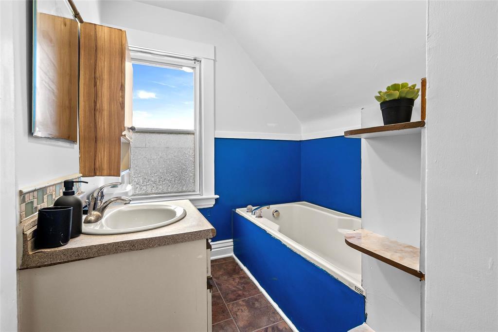 222 Martin Avenue W, Winnipeg, Manitoba  R2L 0B6 - Photo 21 - 202602338