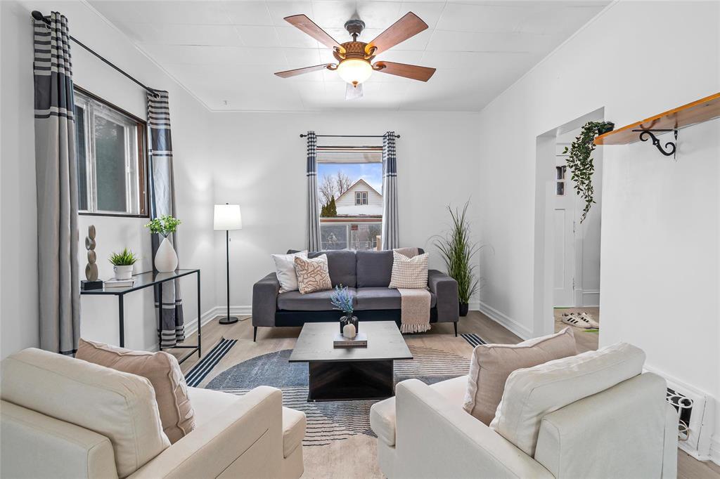 222 Martin Avenue W, Winnipeg, Manitoba  R2L 0B6 - Photo 5 - 202602338