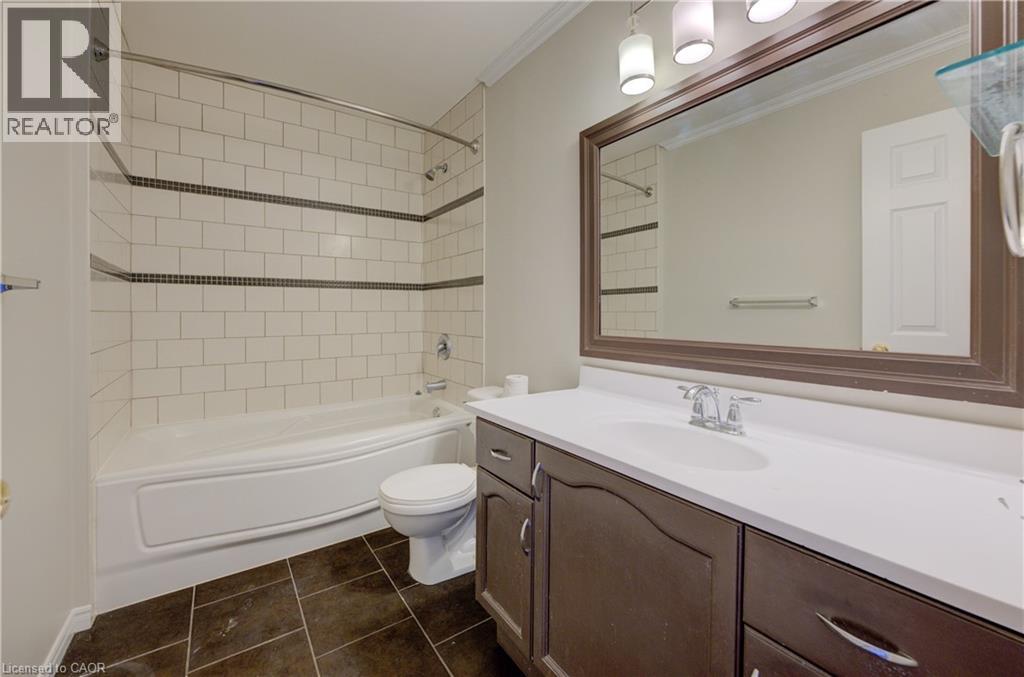 636 Inglis Falls Place, Waterloo, Ontario  N2V 2L4 - Photo 14 - 40803940