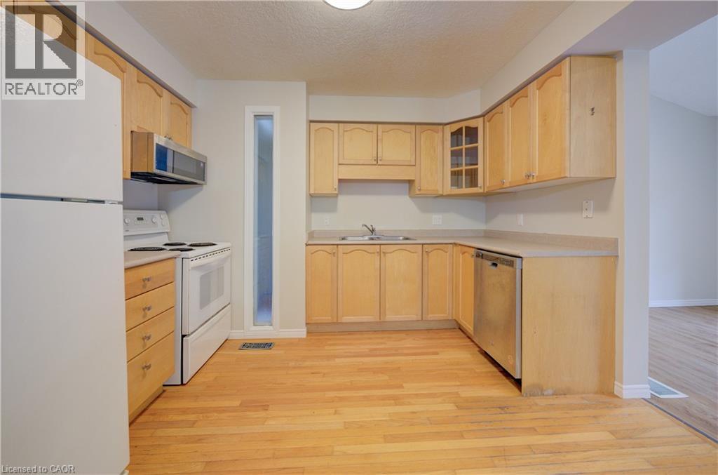 636 Inglis Falls Place, Waterloo, Ontario  N2V 2L4 - Photo 7 - 40803940