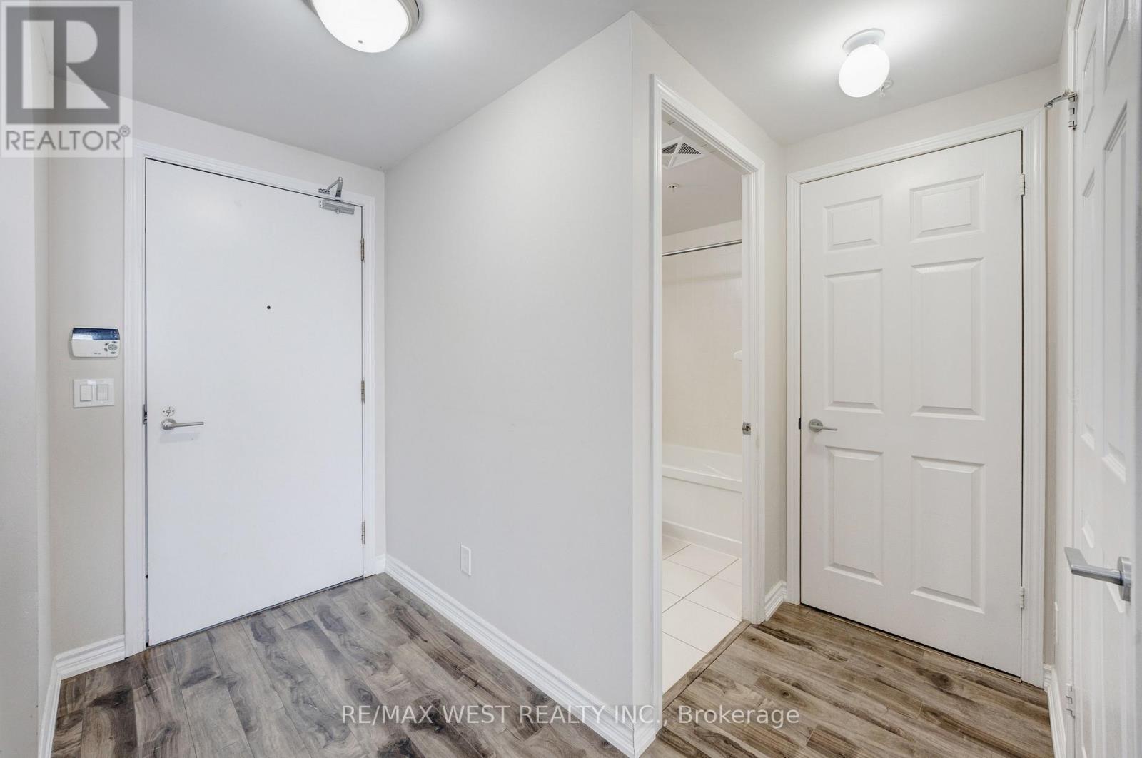 627 - 15 James Finlay Way, Toronto, Ontario  M3M 0B3 - Photo 7 - W12772228