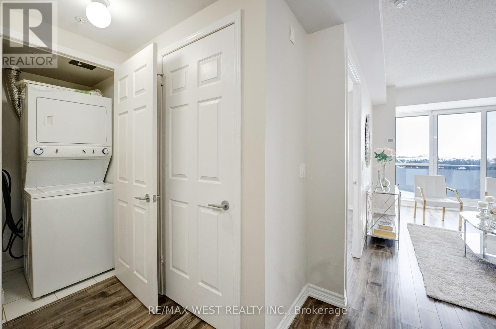 627 - 15 James Finlay Way, Toronto, Ontario  M3M 0B3 - Photo 9 - W12772228