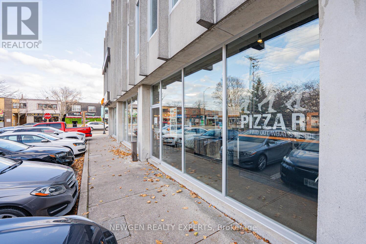 230 Lakeshore Road E, Mississauga, Ontario  L5G 1G7 - Photo 5 - W12772316