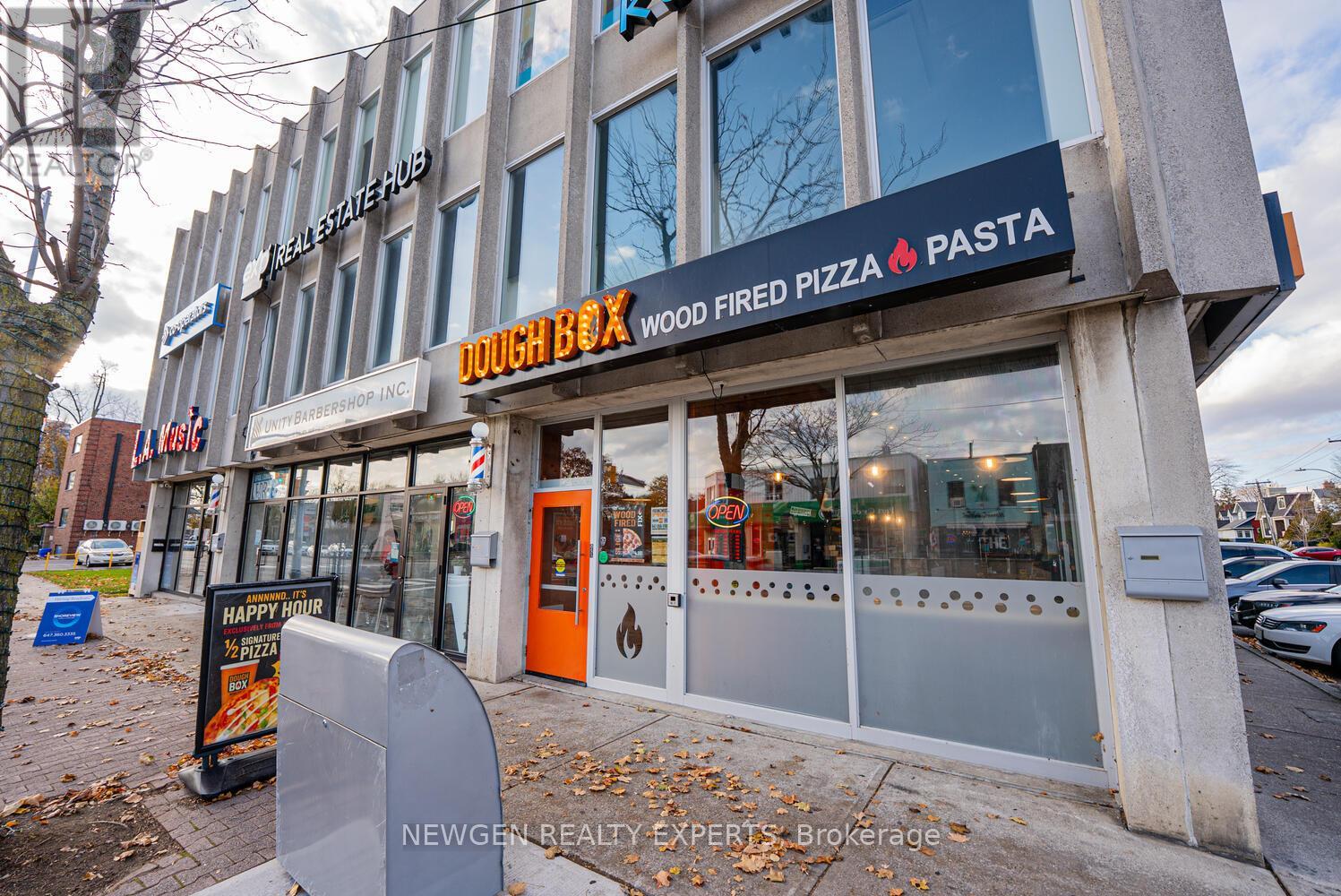 230 Lakeshore Road E, Mississauga, Ontario  L5G 1G7 - Photo 7 - W12772316