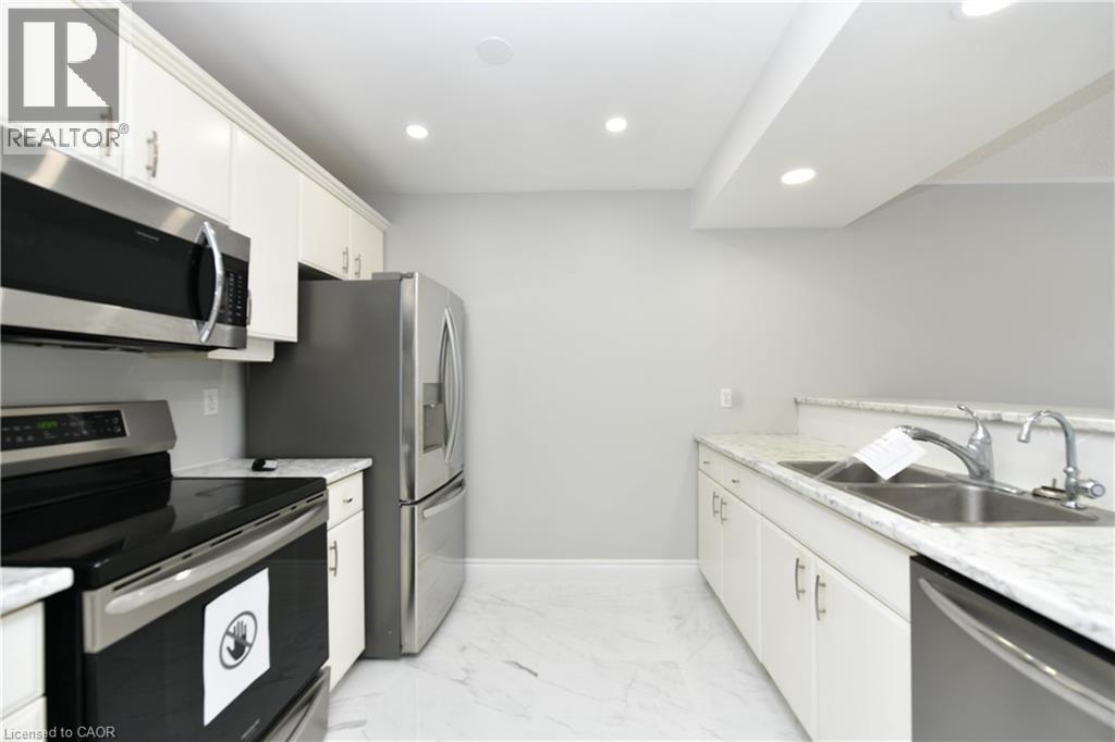 230 Blackhorne Drive Unit# 3, Kitchener, Ontario  N2E 1Z4 - Photo 2 - 40793376