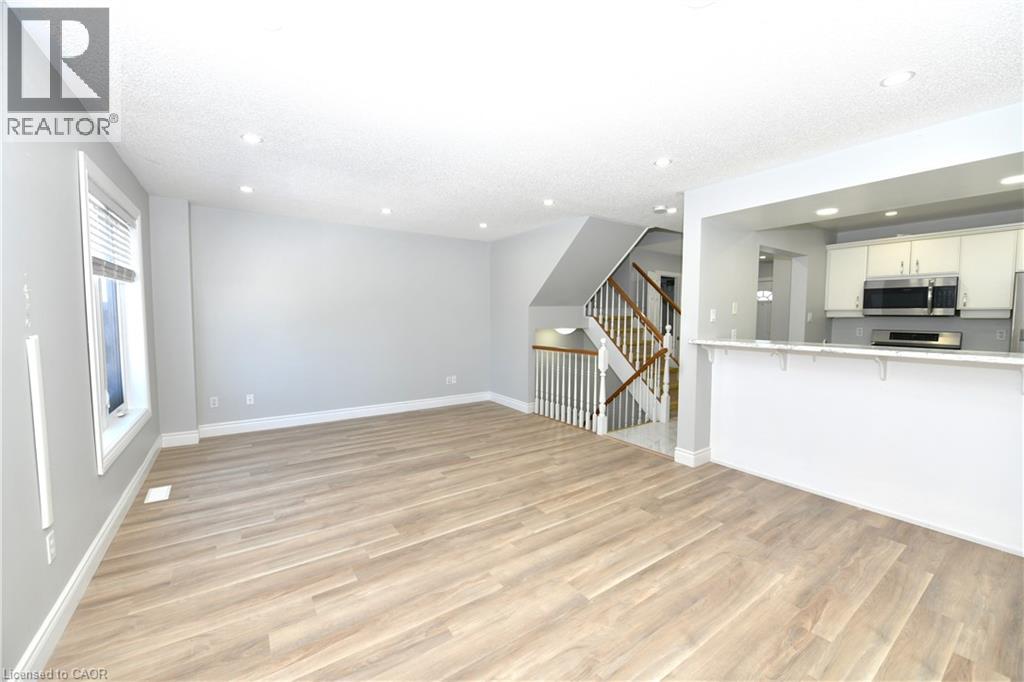 230 Blackhorne Drive Unit# 3, Kitchener, Ontario  N2E 1Z4 - Photo 4 - 40793376