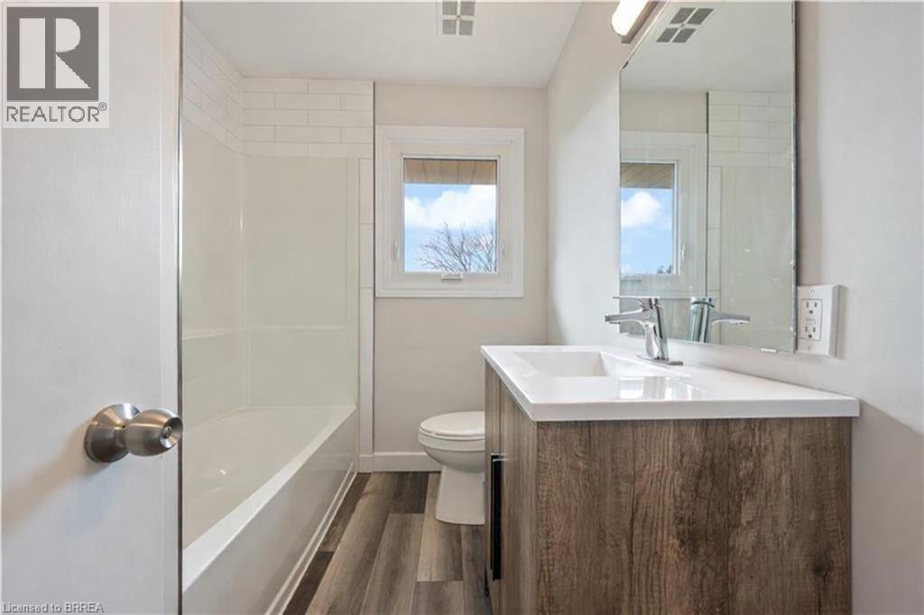 30 Rowanwood Avenue, Brantford, Ontario  N3S 7B9 - Photo 10 - 40800494