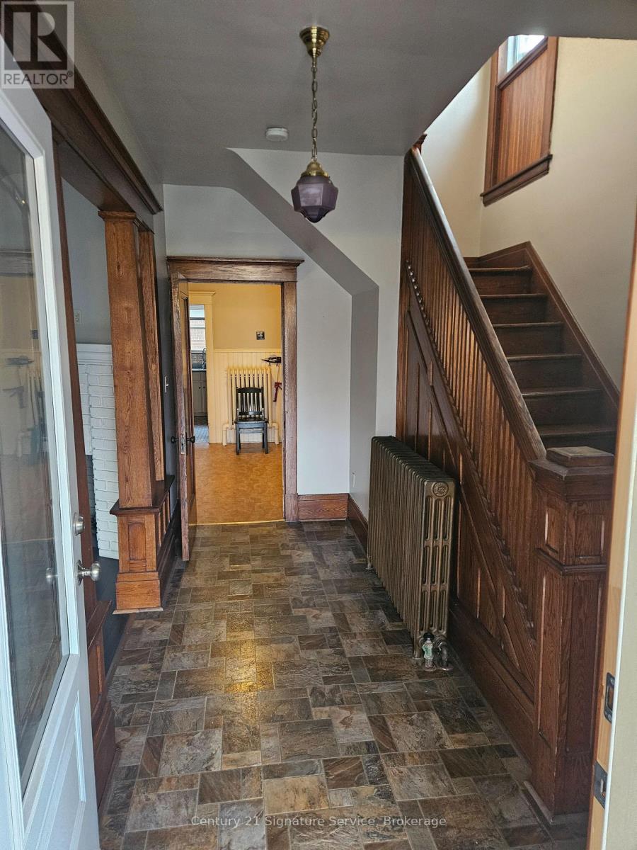 92 Killaly St West Street W, Port Colborne, Ontario  L3K 3L6 - Photo 3 - X12772242