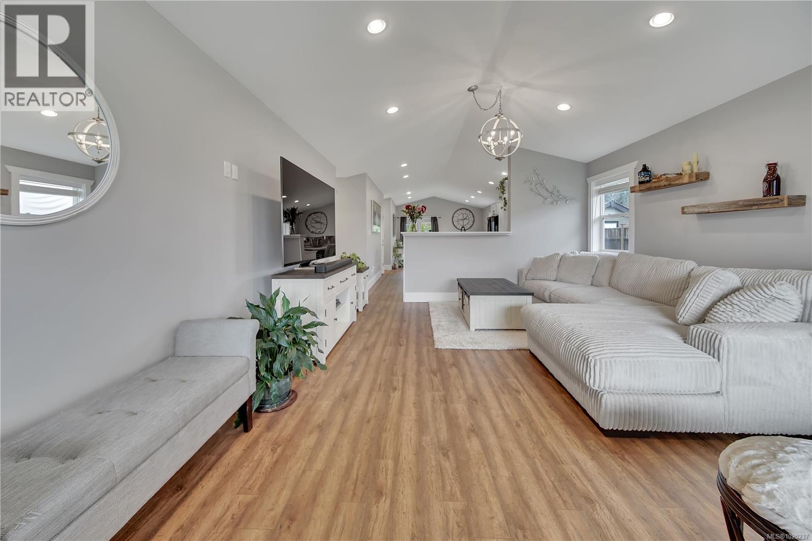 5575 Swallow Dr, Port Alberni, British Columbia  V9Y 7H1 - Photo 4 - 1025237