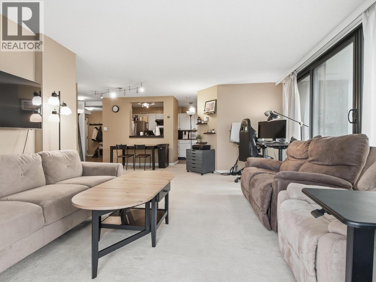 Listing Picture 4 of 25 : 808 6455 WILLINGDON AVENUE, Burnaby / 本拿比 - 魯藝地產 Yvonne Lu Group - MLS Medallion Club Member