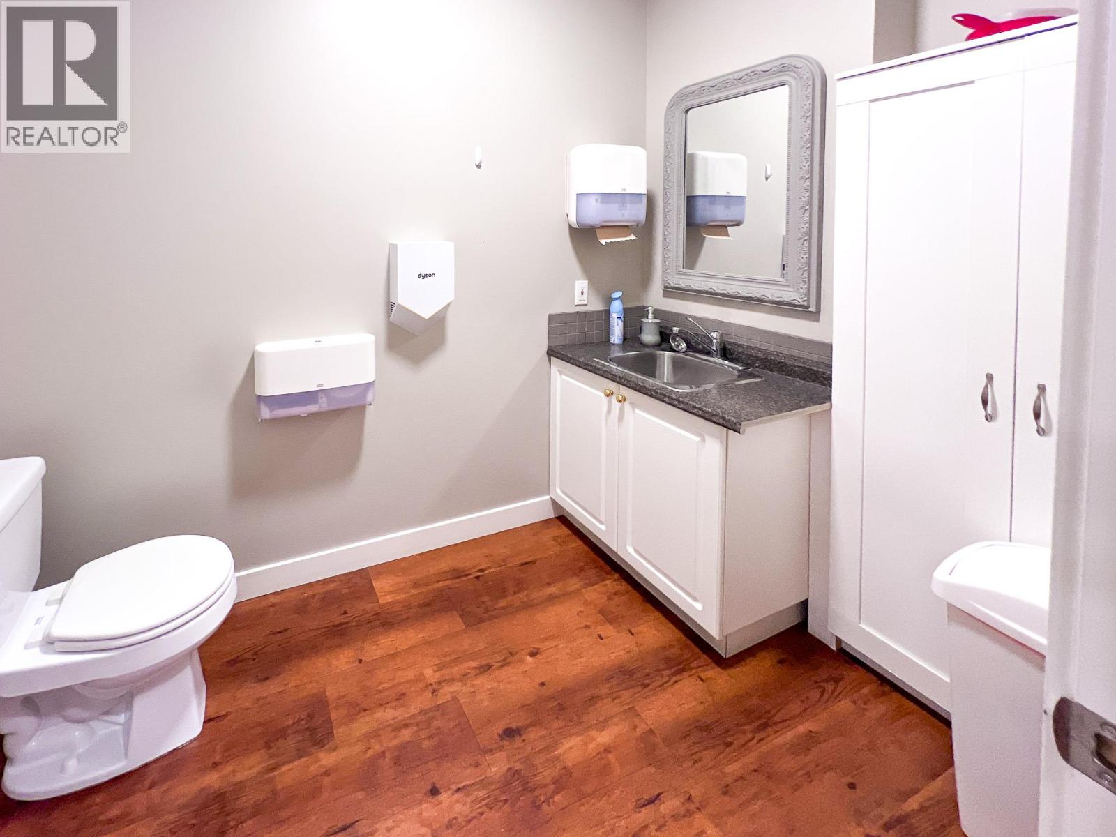 2903 Pandosy Street Unit# 201, Kelowna, British Columbia  V1Y 1W1 - Photo 8 - 10375167