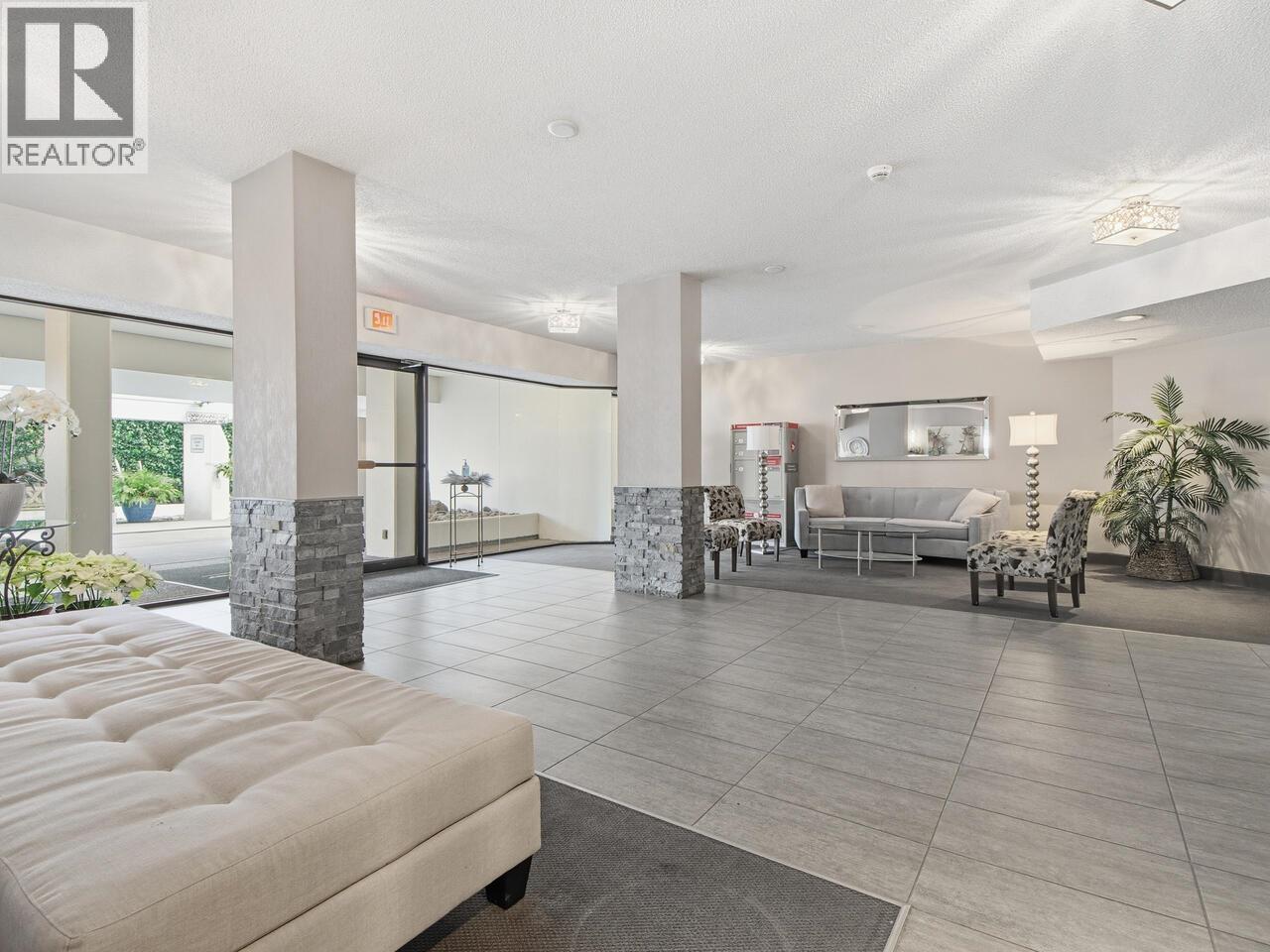 Listing Picture 17 of 25 : 808 6455 WILLINGDON AVENUE, Burnaby / 本拿比 - 魯藝地產 Yvonne Lu Group - MLS Medallion Club Member